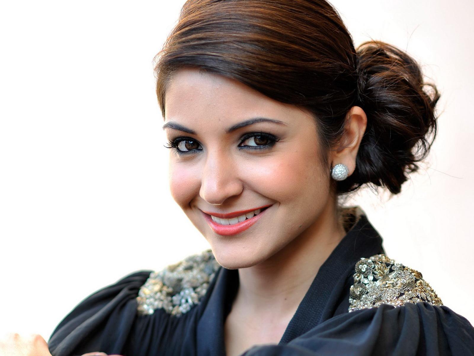 Beautiful Anushka Sharma Smile Face Desktop Mobile Background Free Hd Wallpaper