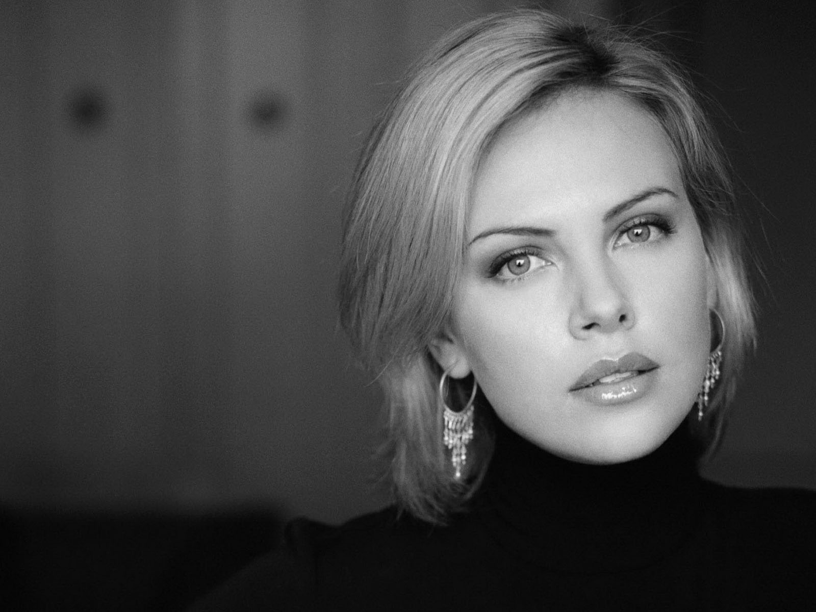 Stunning Charlize Theron Cute Look Hd Background Free Wallpaper Desktop Mobile