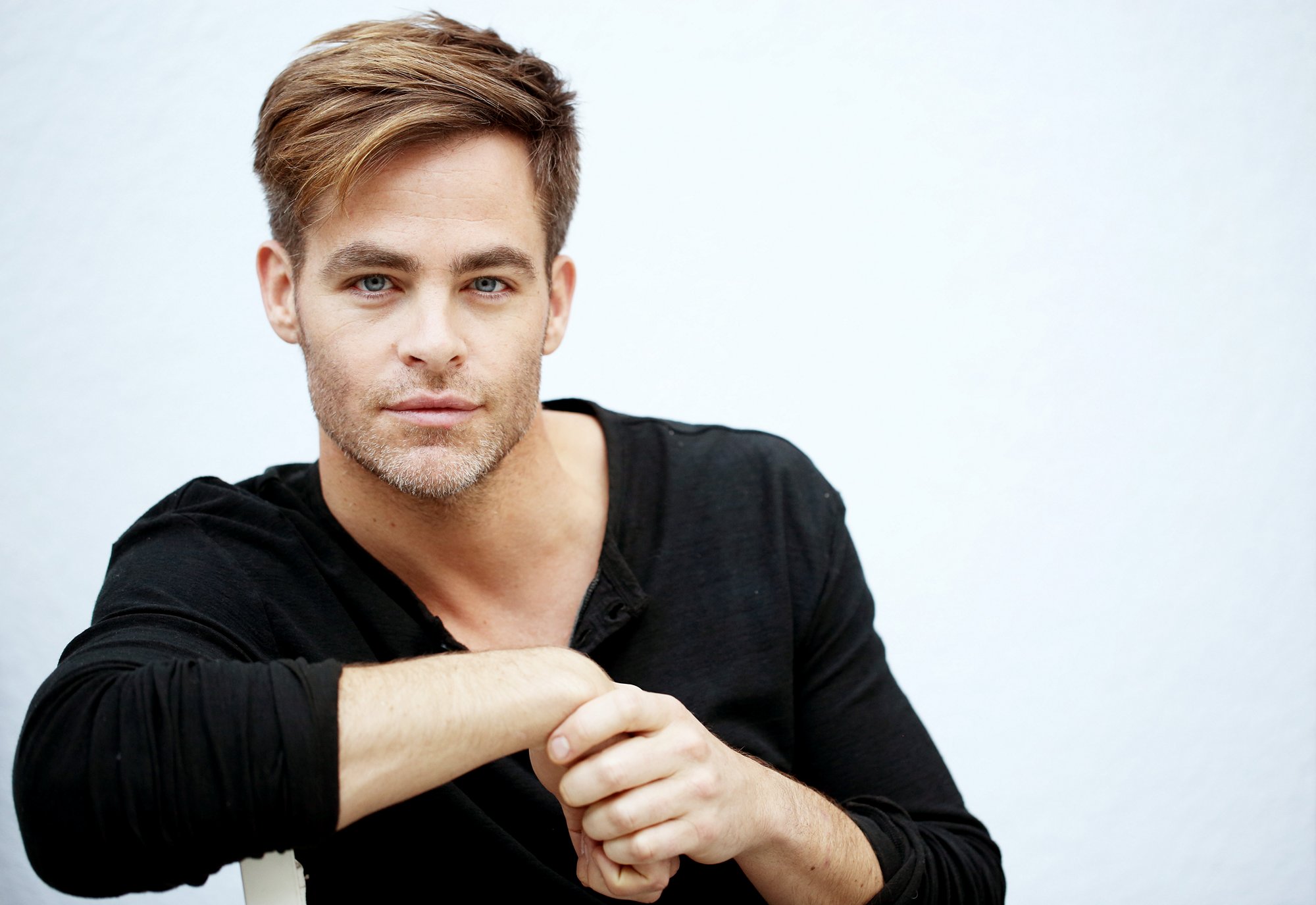 Chris Pine Photos Hd With Style Downlod