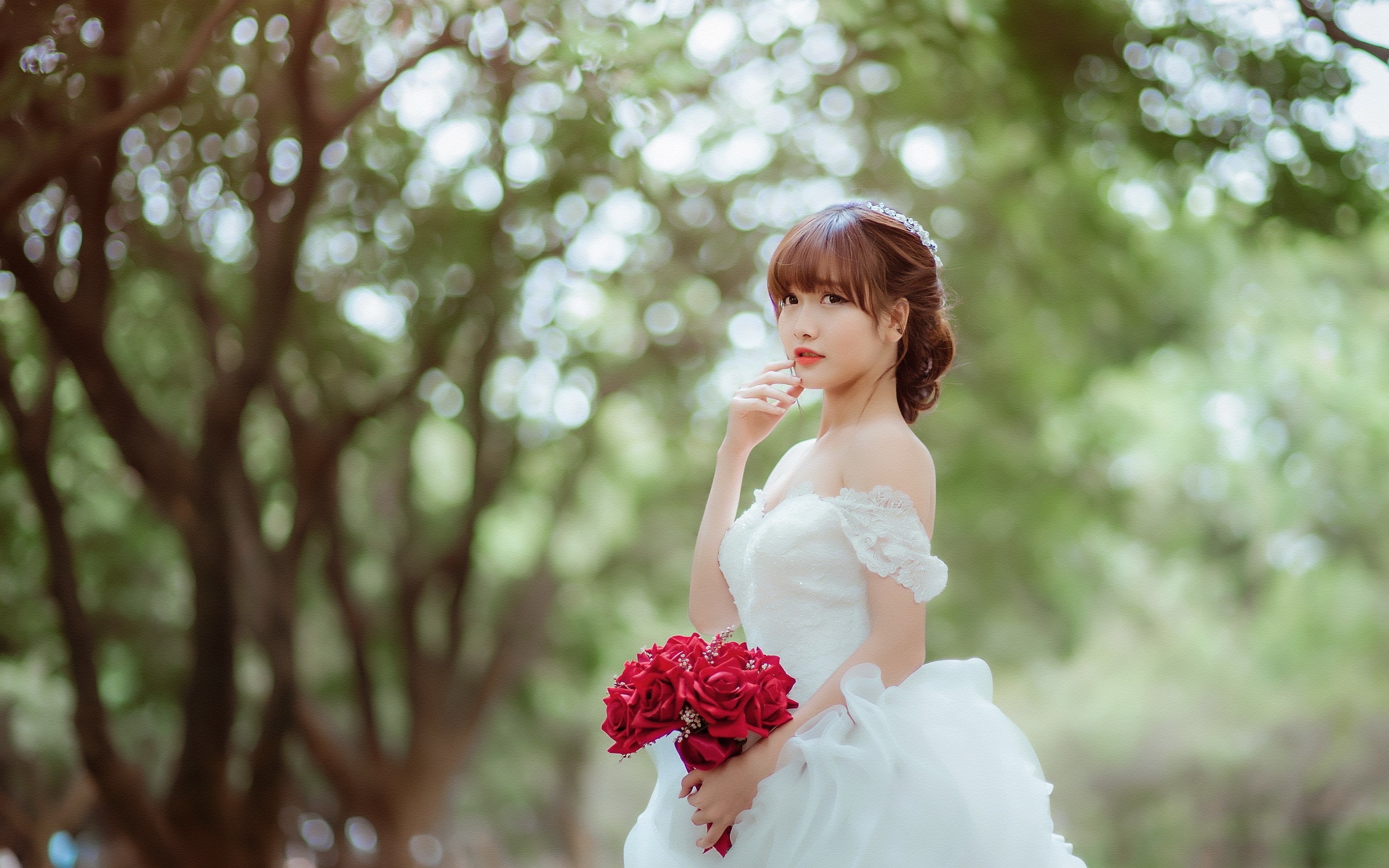Beautiful Asian Girl Bride Rose Wallpaper