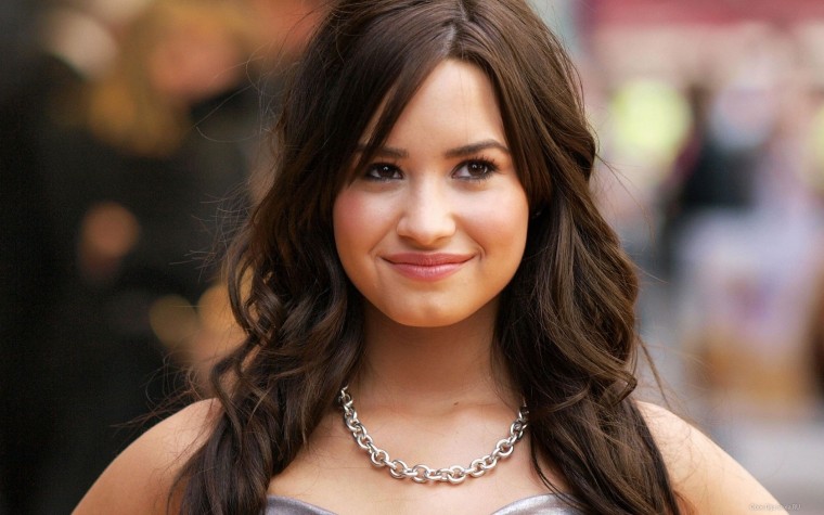 Cute Demi Lovato Wallpaper Smile Hd