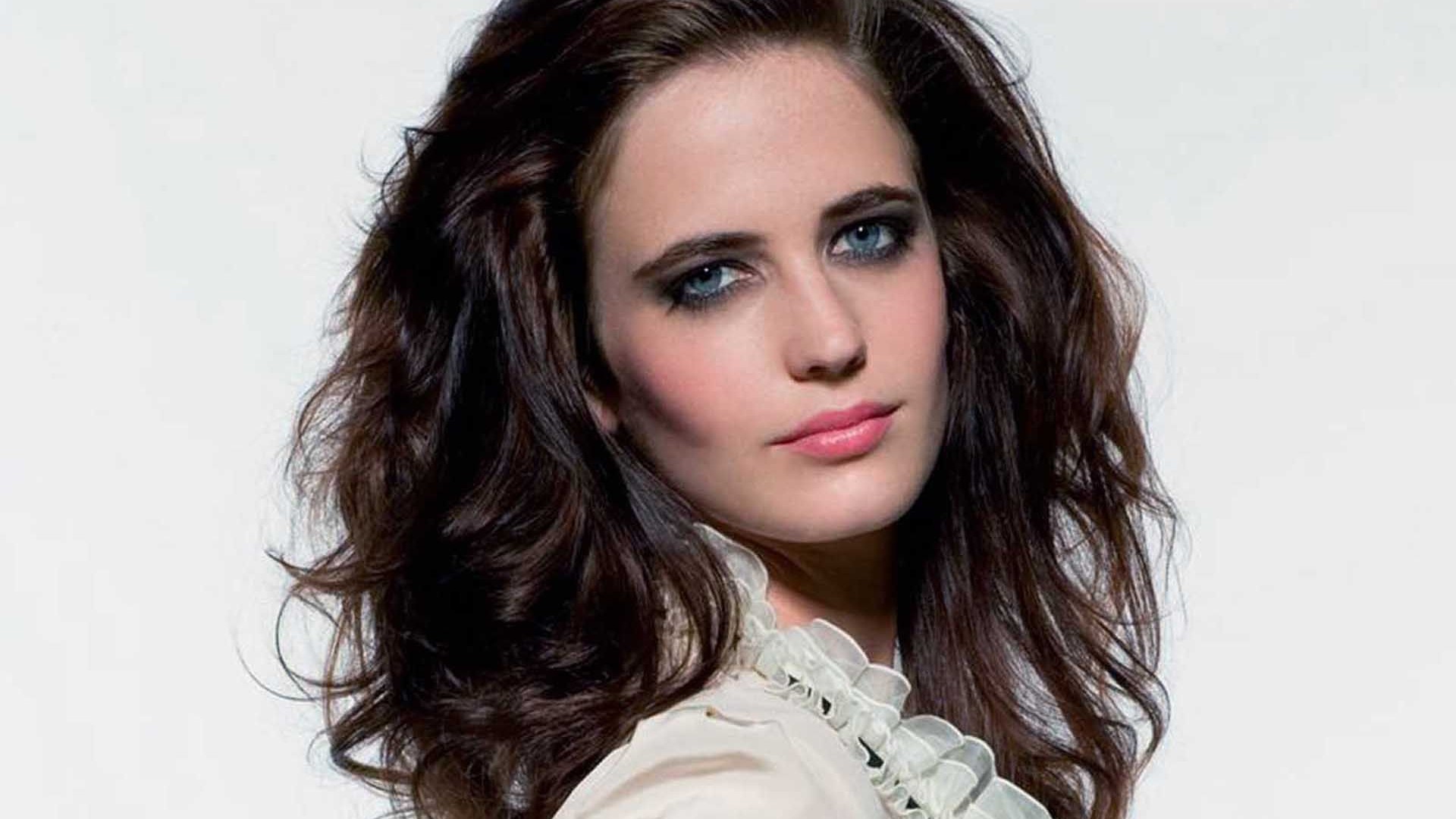 Desktop Eva Green Amazing Attracitive Eye Face Pose With Hair Style Hd Free Mobile Background Wallpaper