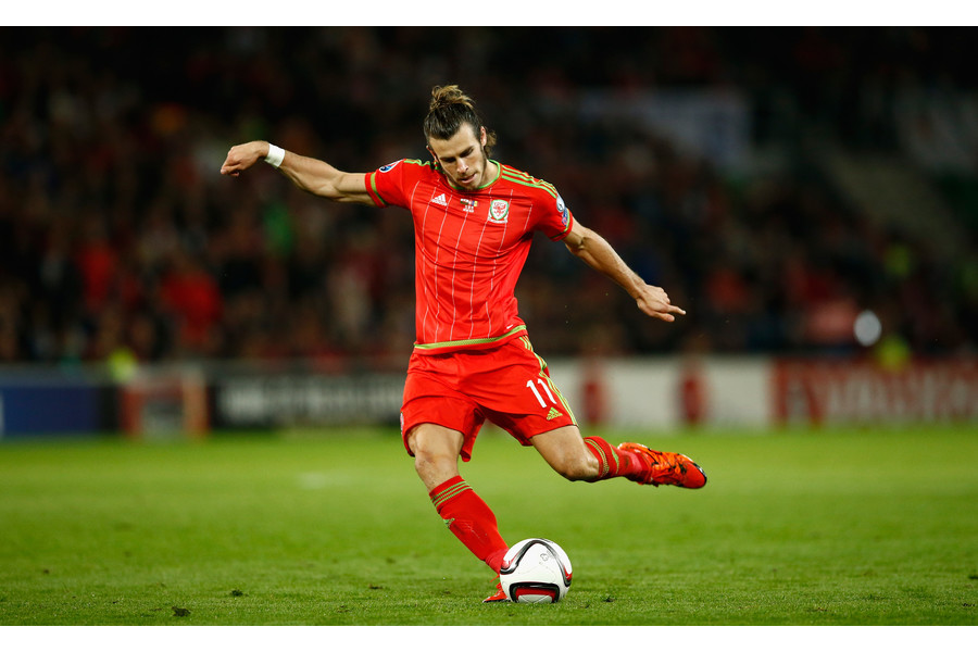 Gareth Bale Kick Ball To Goal Hd Desktop Mobile Images