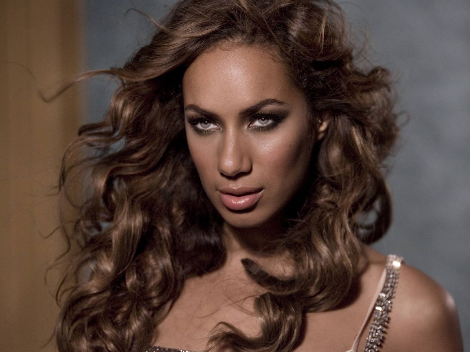 Free High Definition Majestic Leona Lewis Wallpaper Download