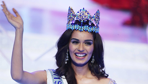 Manushi Chhillar Beautiful Miss Universel Fb Cover Photo
