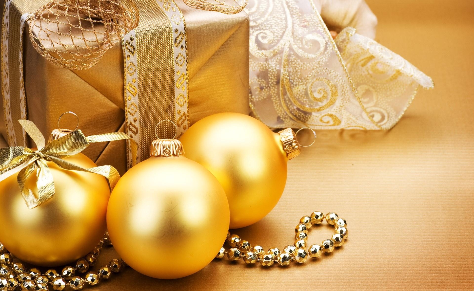 Christmas Decorations Golden Balls Gifts Ornaments Ribbon Gold Wishes Pic