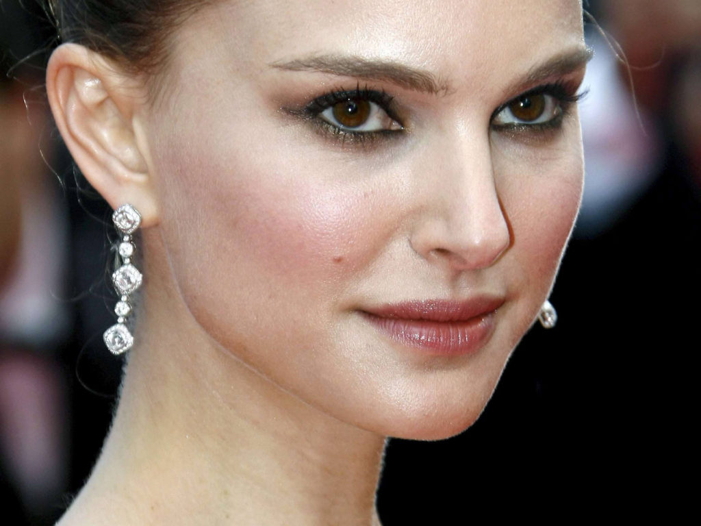 Cutest Mind Blowing Natalie Portman Hot Style Wallpapers Hd Free Download For Tablet