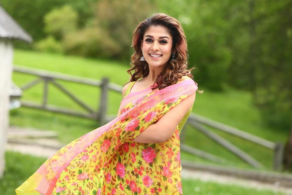 Download Cute Nayanthara New Hd Wallpapers