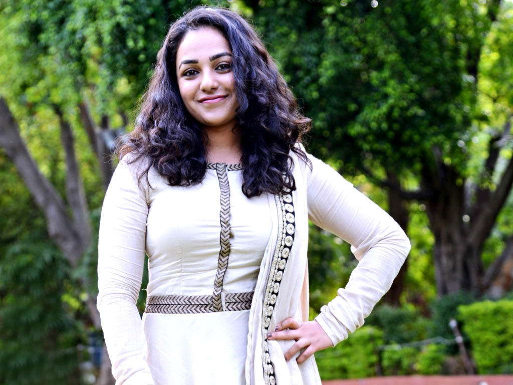 Cute Nithya Menon Stylish Look Hd Background Free Mobile Download Wallpaper