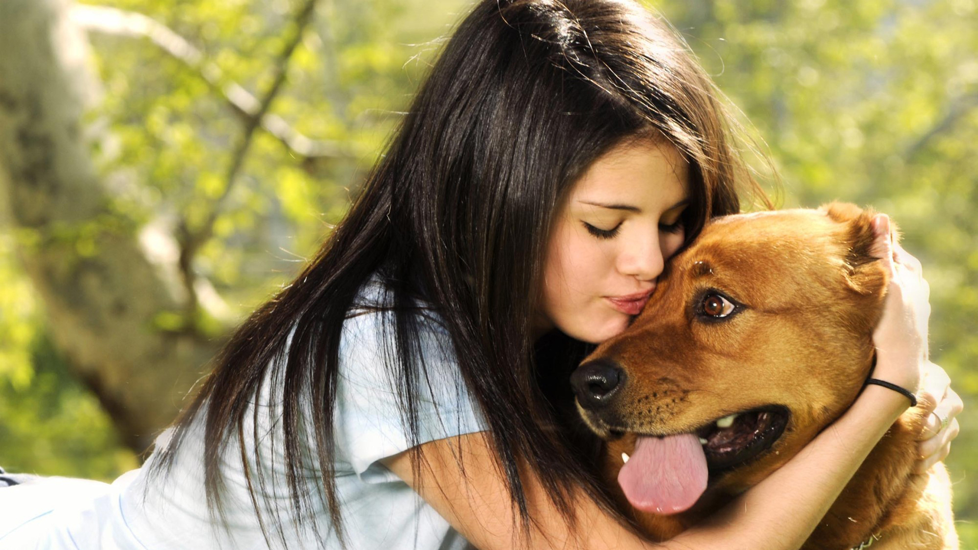 Amazing Selena Gomez Lovely Still With Dog Background Mobile Desktop Free Hd Pictures