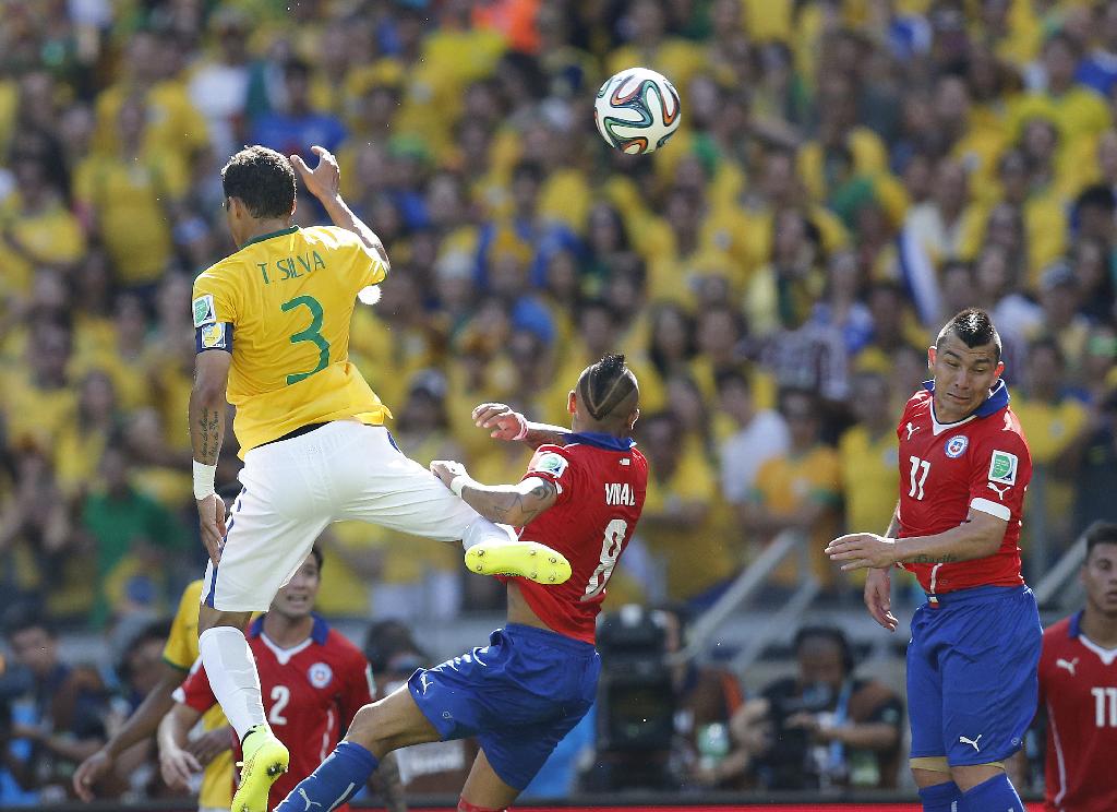 Download Thiago Silva Football Soccer Player Air In Ball Mobile Desktop Background Hd Free Photos