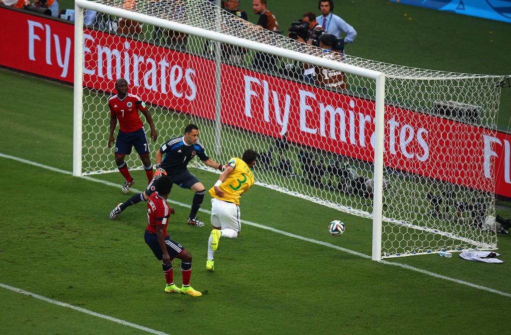 Hd Thiago Silva Football Soccer Player Free Kick Ball To Goal Mobile Desktop Background Download Wallpaper Pics