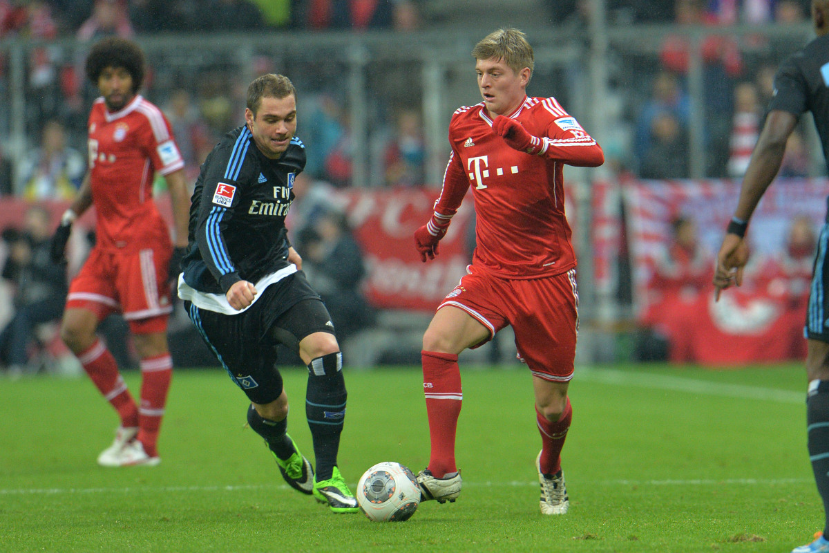 Amazing Attack Ball Toni Kroos Football Soccer Player Free Mobile Hd Background Photos