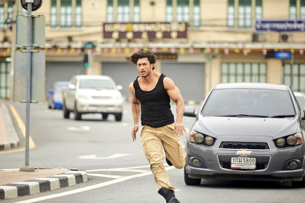Amazing Vidyut Jamwal Running Style Background Mobile Desktop Hd Pictures Free