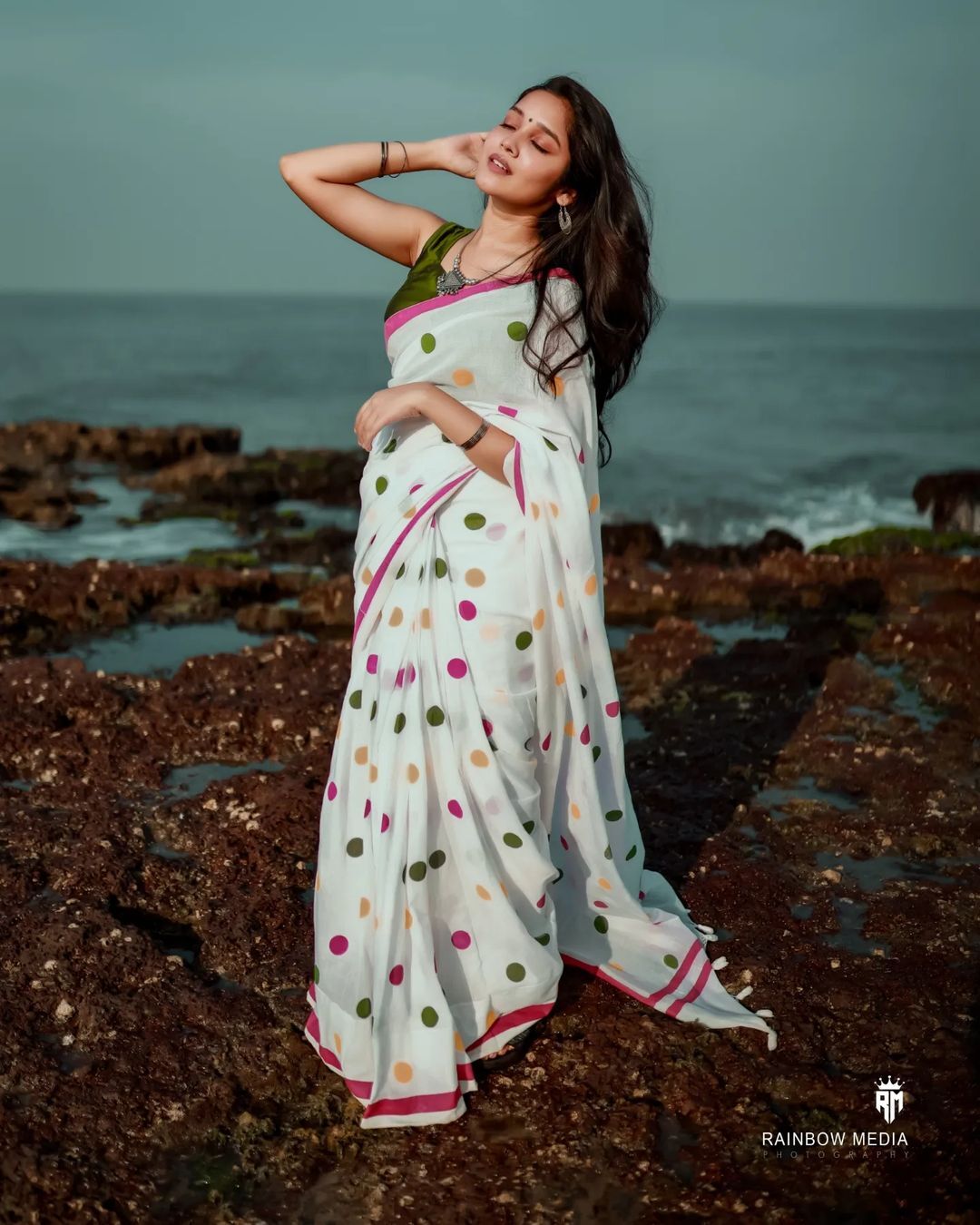 actress anikha surendran stylish saree wallpaper