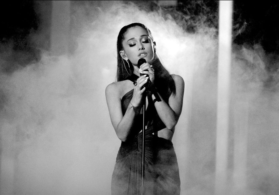Amazing Ariana Grande Singing Free Download Mobile Wallpaper Hd