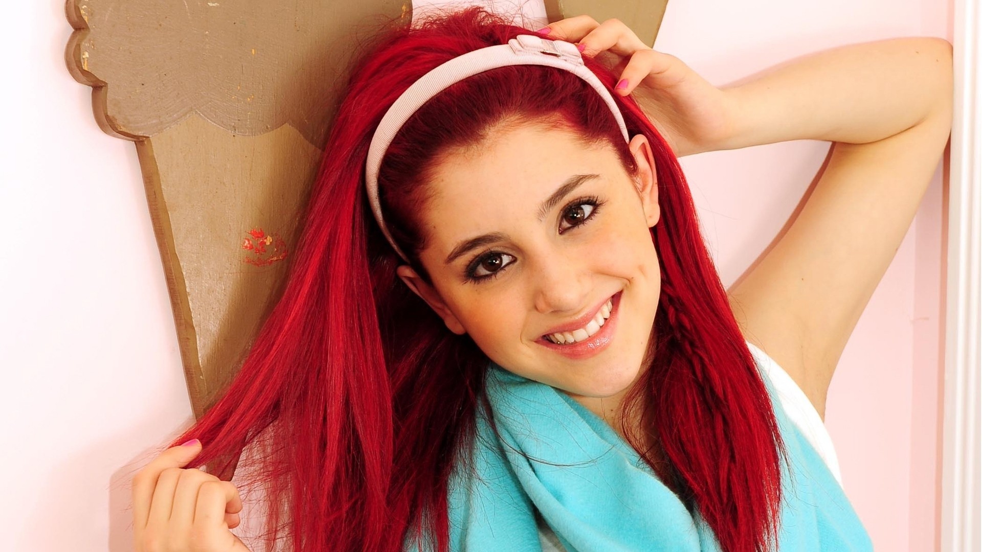 Amazing Ariana Grande Style Free Background Mobile Hd Wallpaper