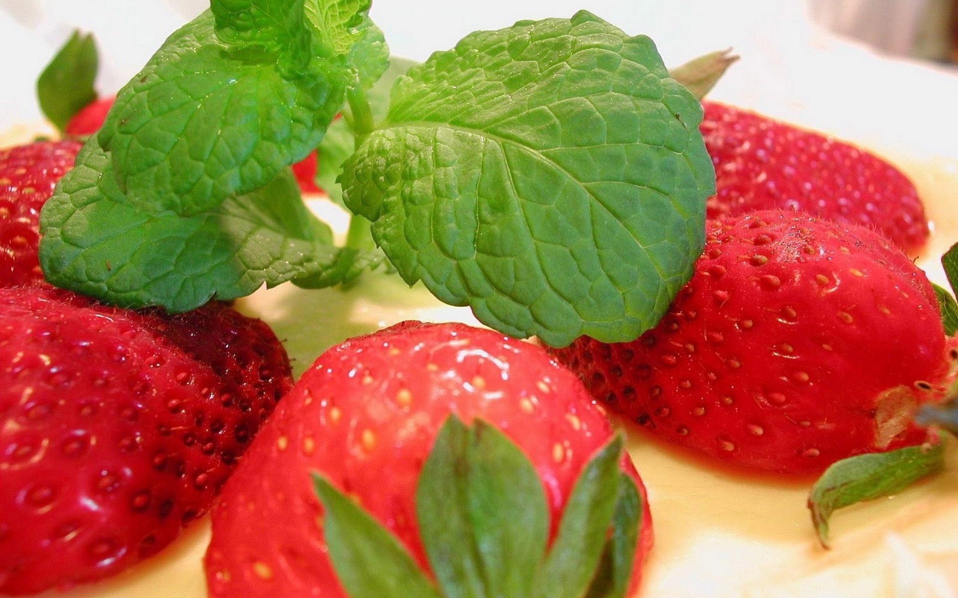 Mobile Desktop Background Cartoon Pictures Of Strawberries Download
