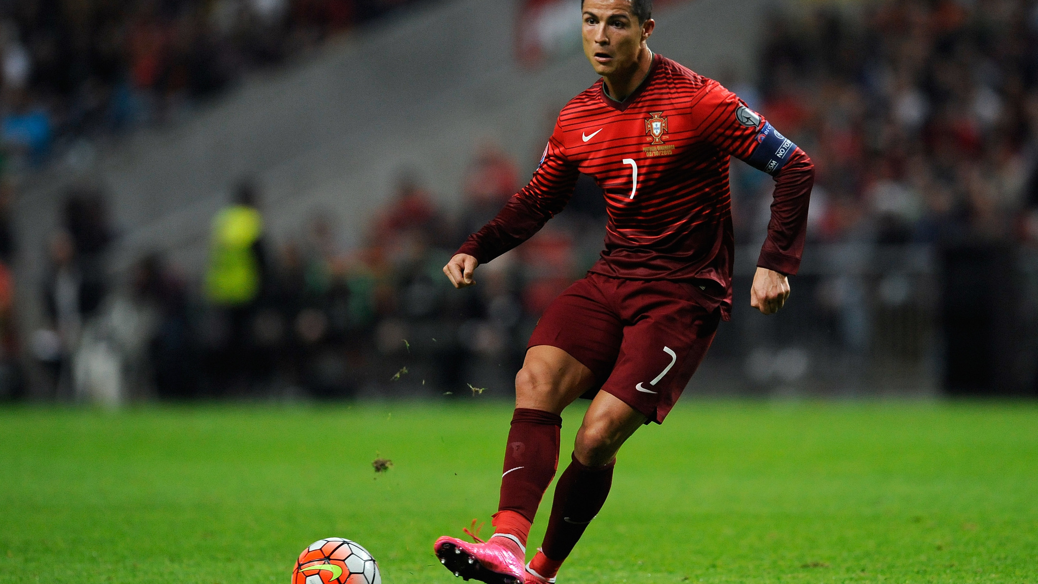 Free Cristiano Ronaldo Hd Kick Football Mobile Desktop Background Download Wallpapers Pictures