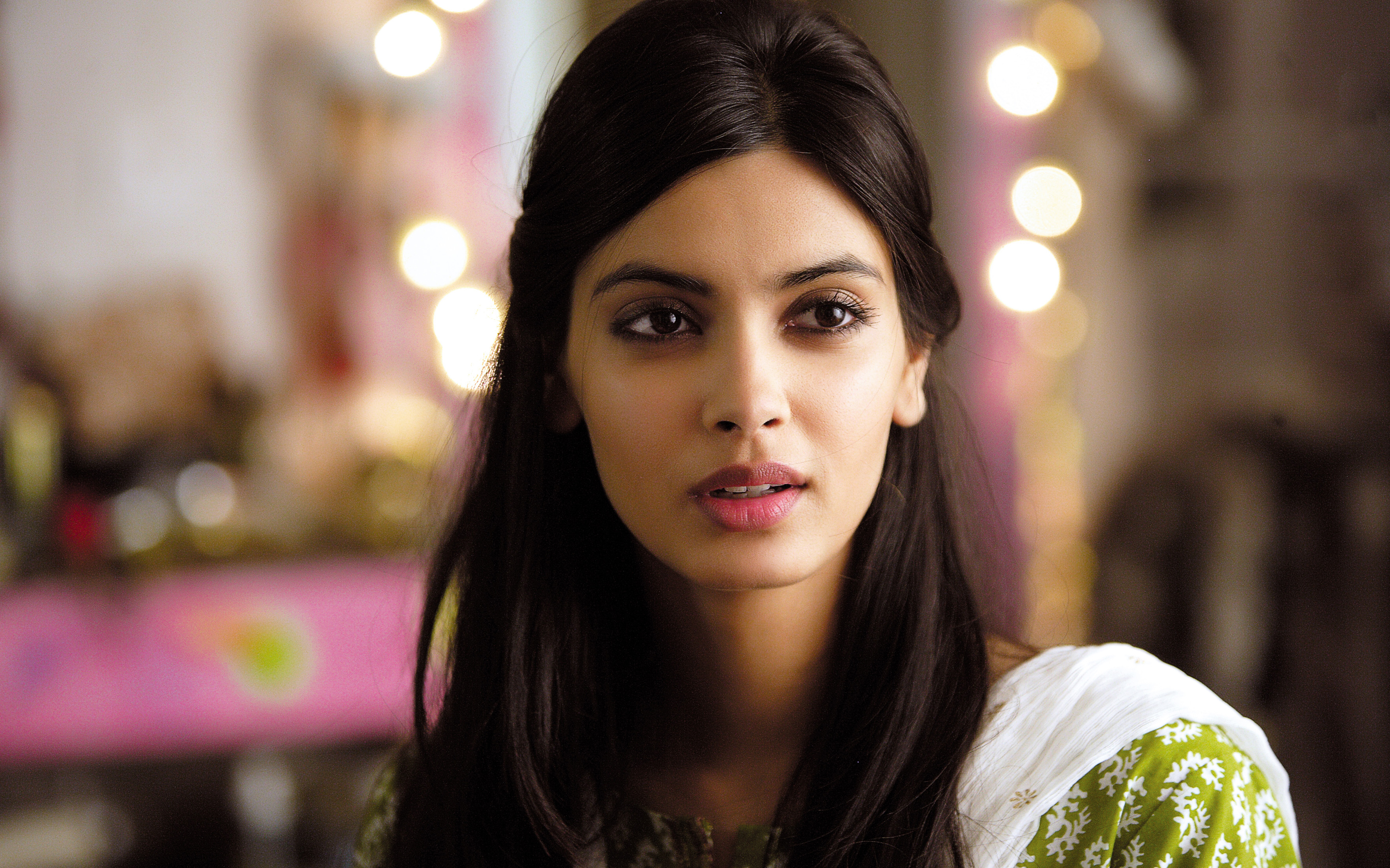 Beautiful Diana Penty Look Free Download Mobile Background Hd Images