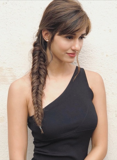 disha patani in black mobile hd awesome wallpapers download