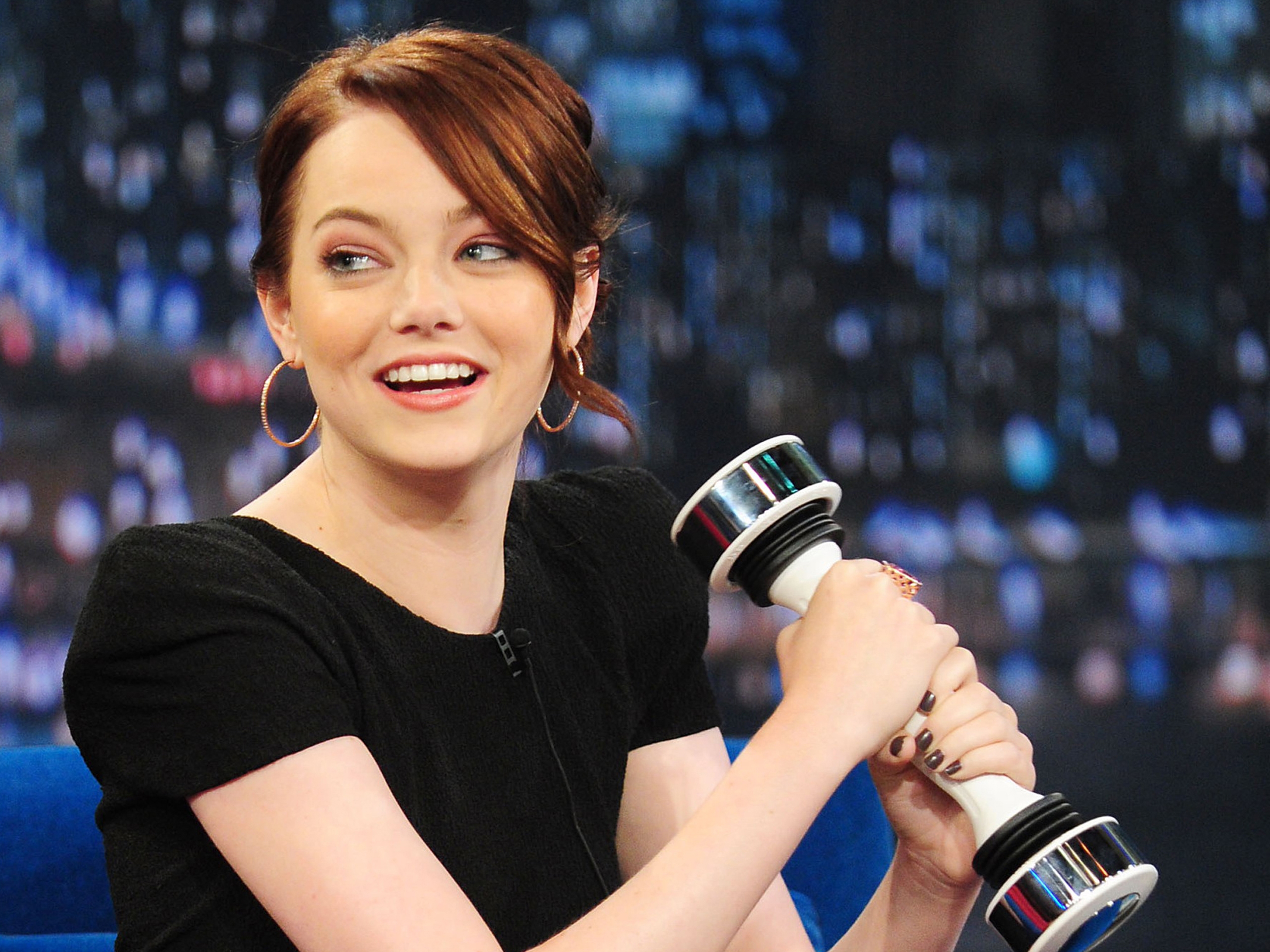 lovely emma stone singing pose with smile face look laptop free desktop hd wallpaper