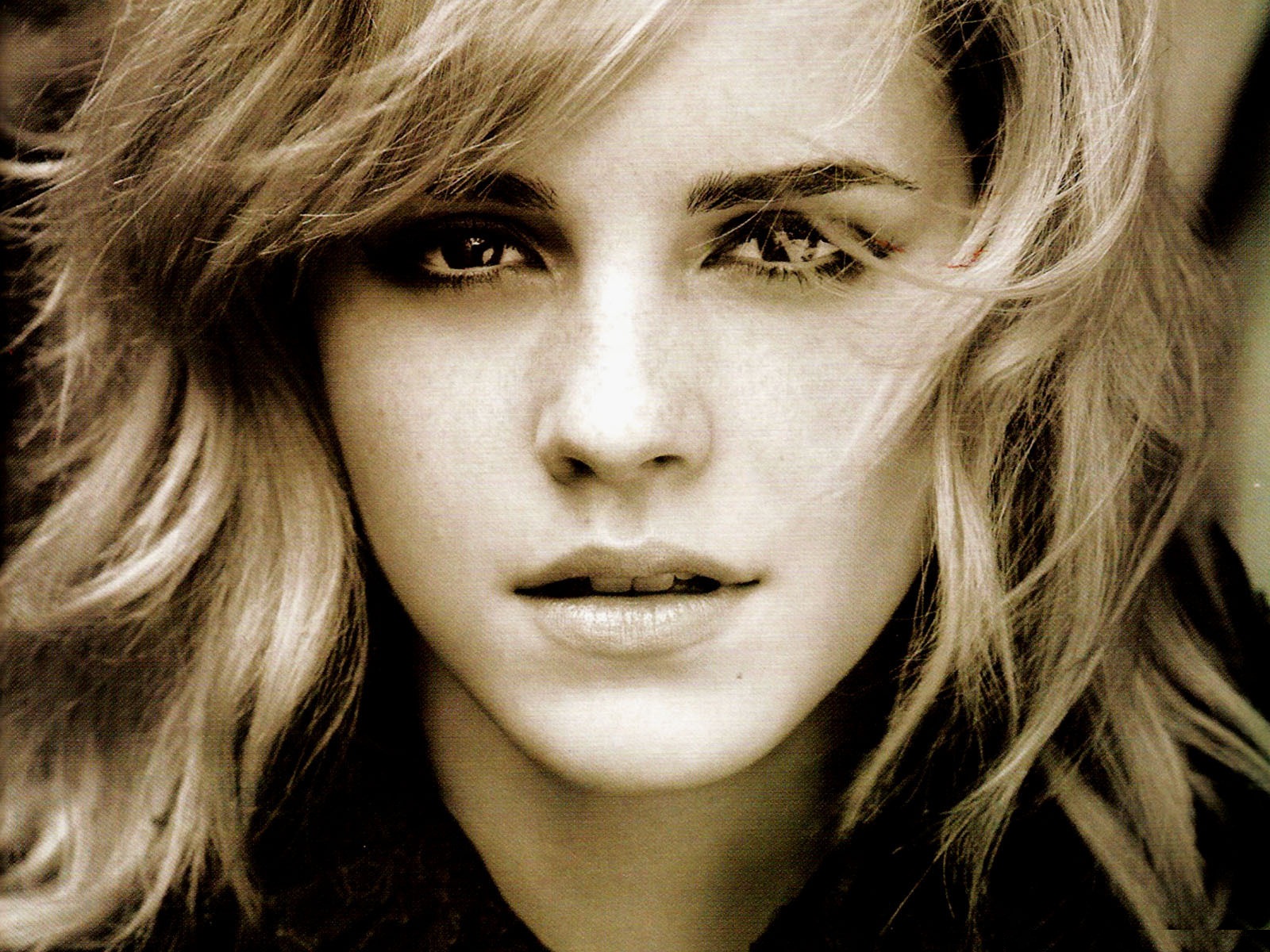 Beautiful Emma Watson Desktop Free Mobile Fantastic Hot Face Look Background Hd Pictures