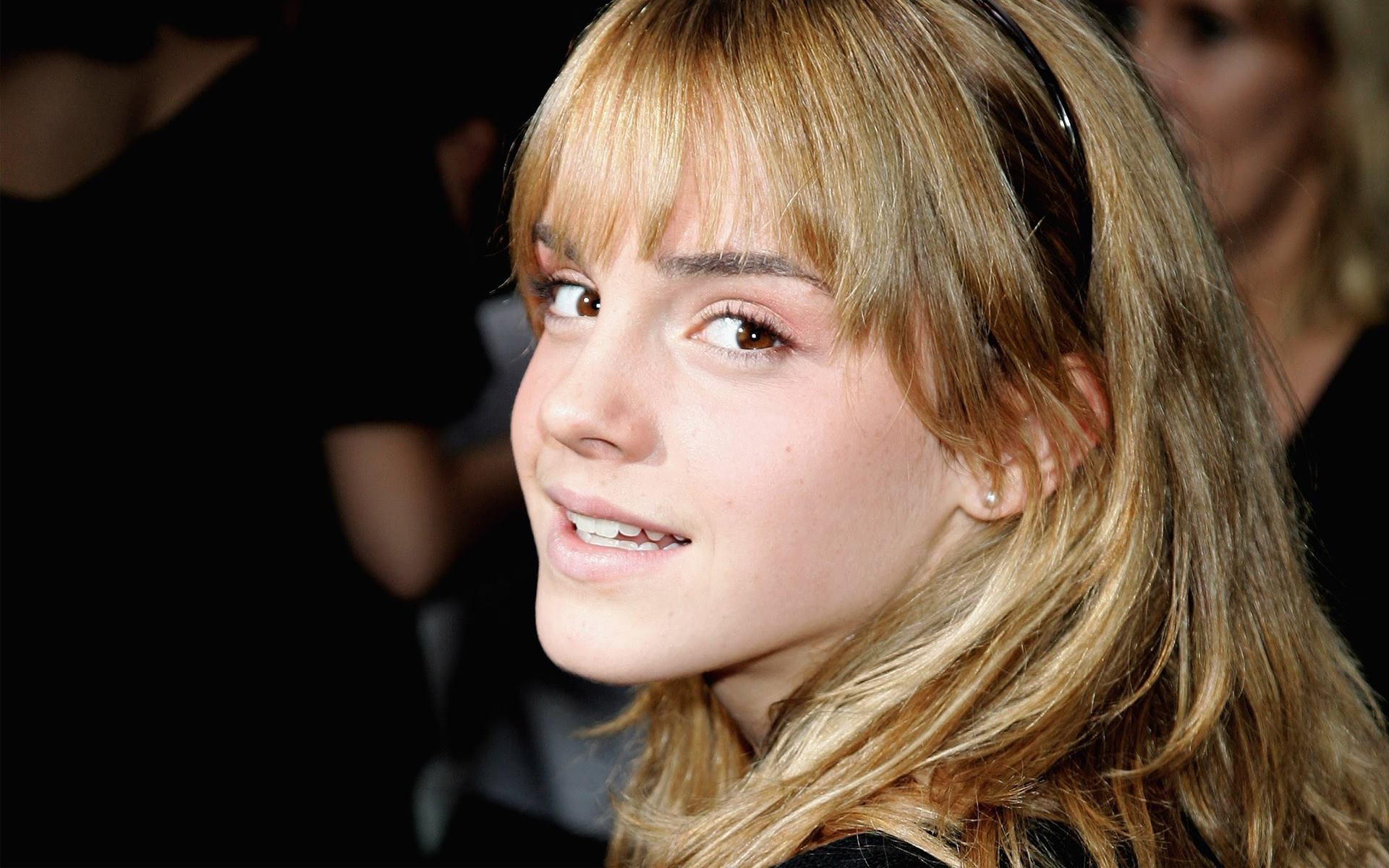Desktop Emma Watson Mobile Free Beautiful Smile Look Background Hd Photo