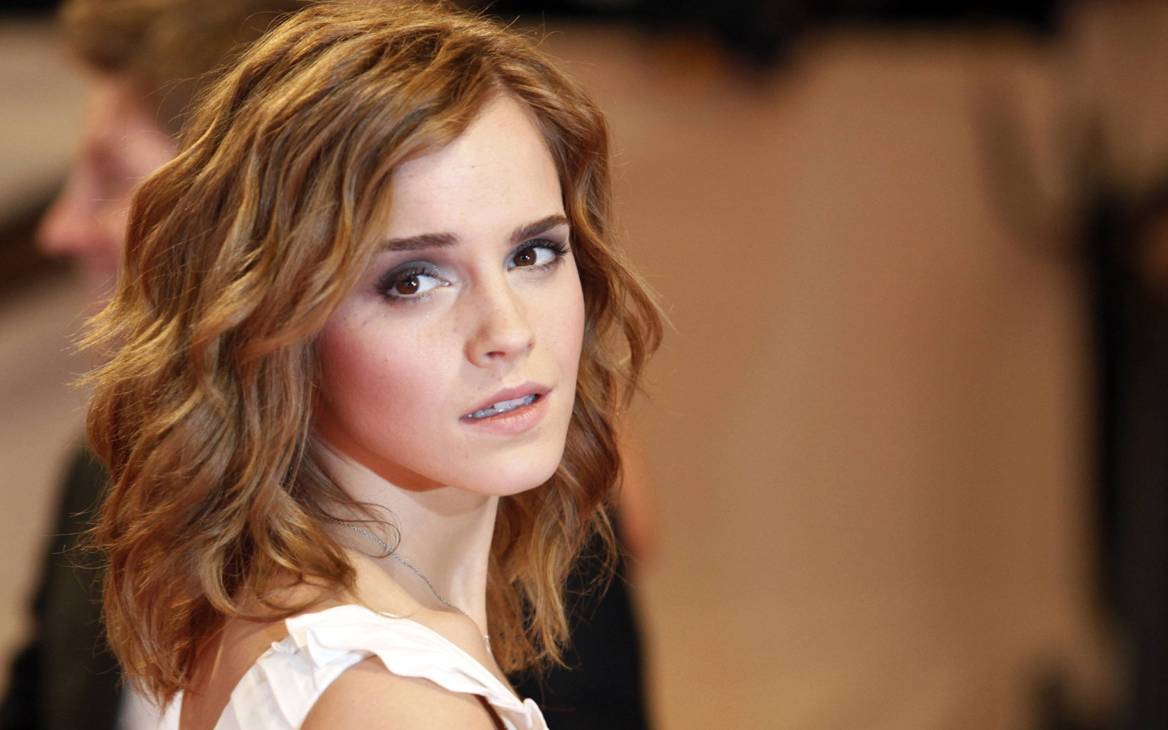 Emma Watson Beautiful Images Desktop Free Download