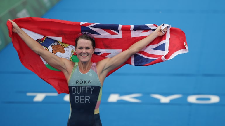tokyo 2020 flora duffy wins womens triathlon to give Bermuda 1st gold medal in olympics