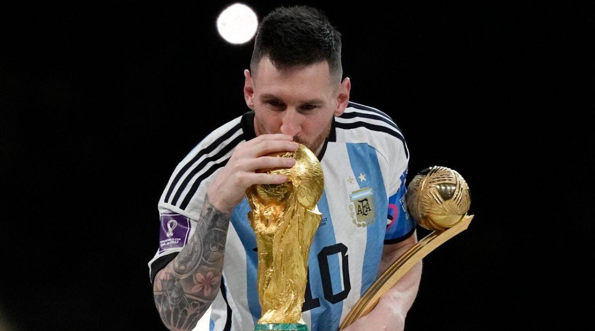 Lionel Messi Shines Fifaworld Cup Kiss The Cup