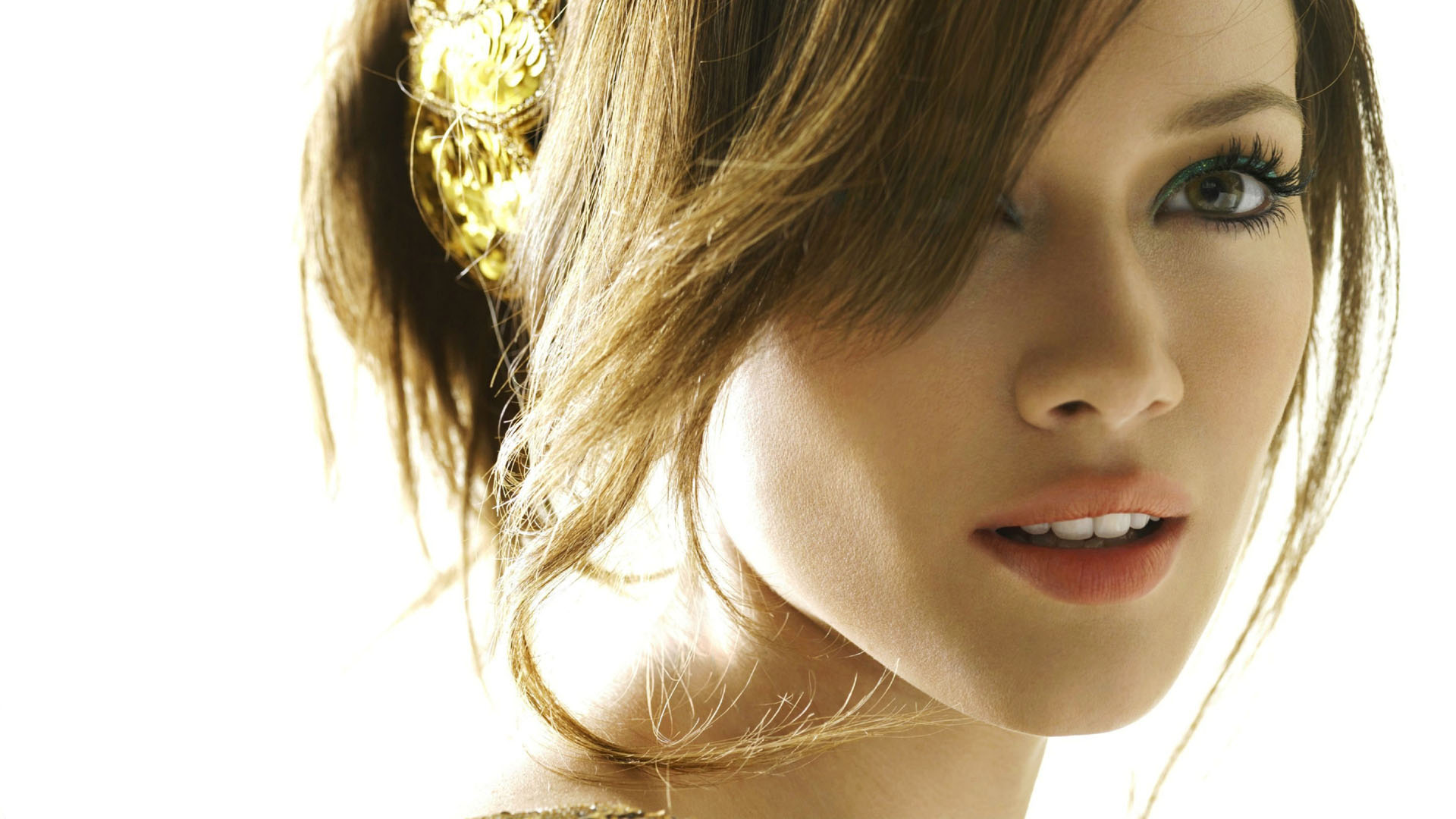 Beautiful Hilary Duff Romantic Stylish Cute Look Pose Mobile Free Desktop Background Hd Wallpaper