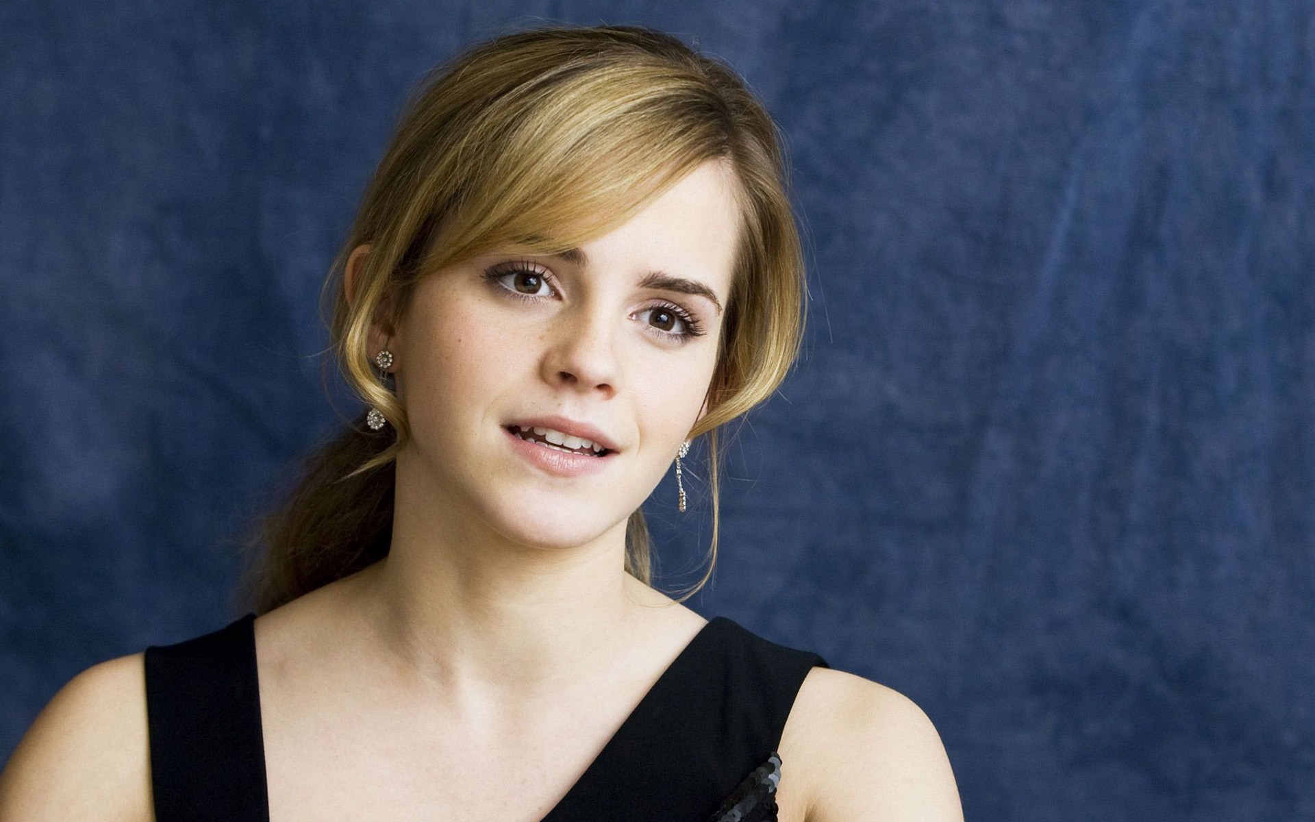 Beautiful Emma Watson Mobile Desktop Free Hd Wallpaper