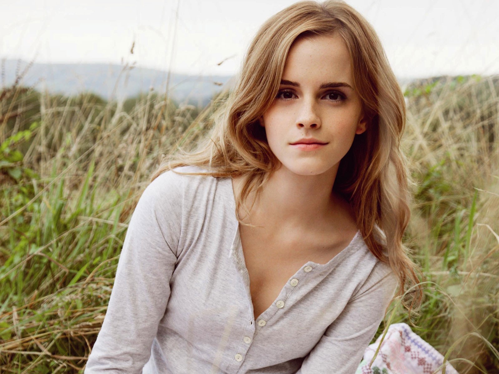 Emma Watson Mobile Desktop Free Images