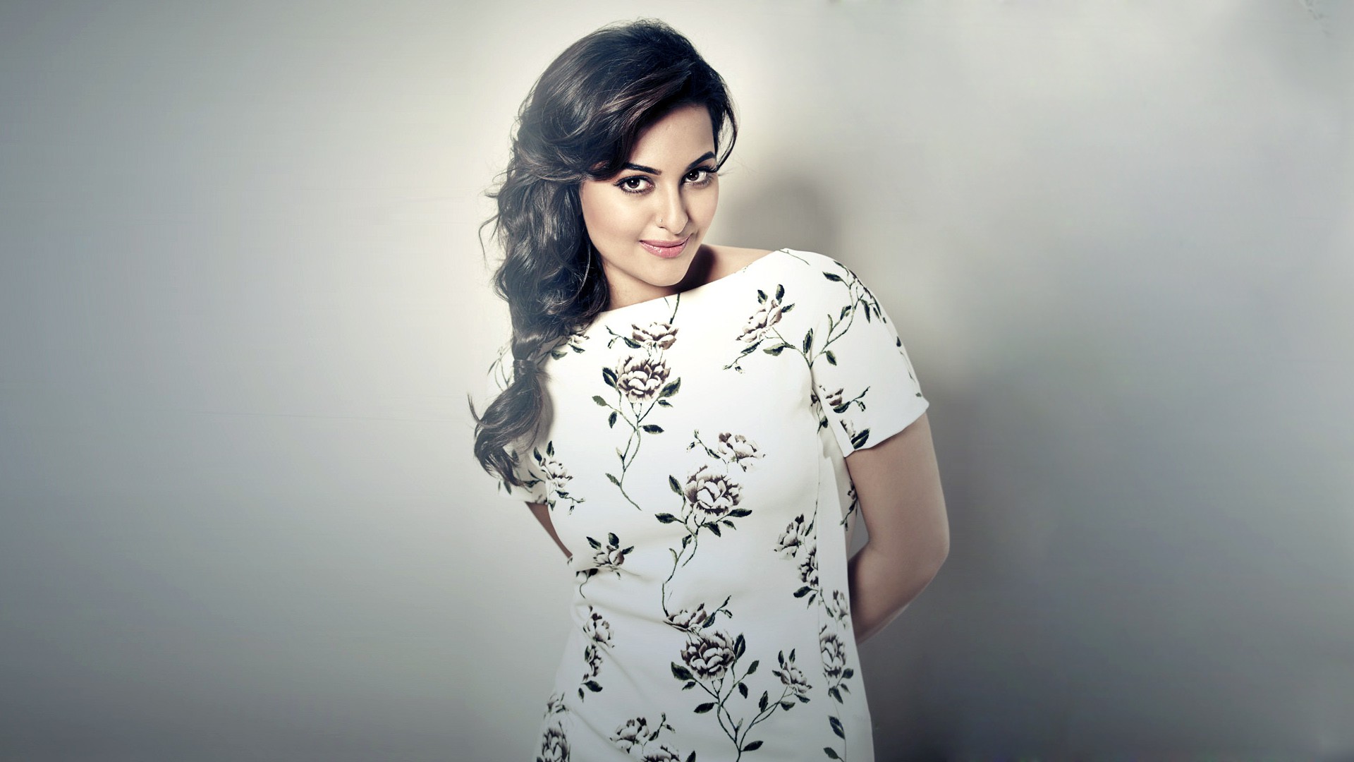 latest sonakshi sinha free awesome image for mobile