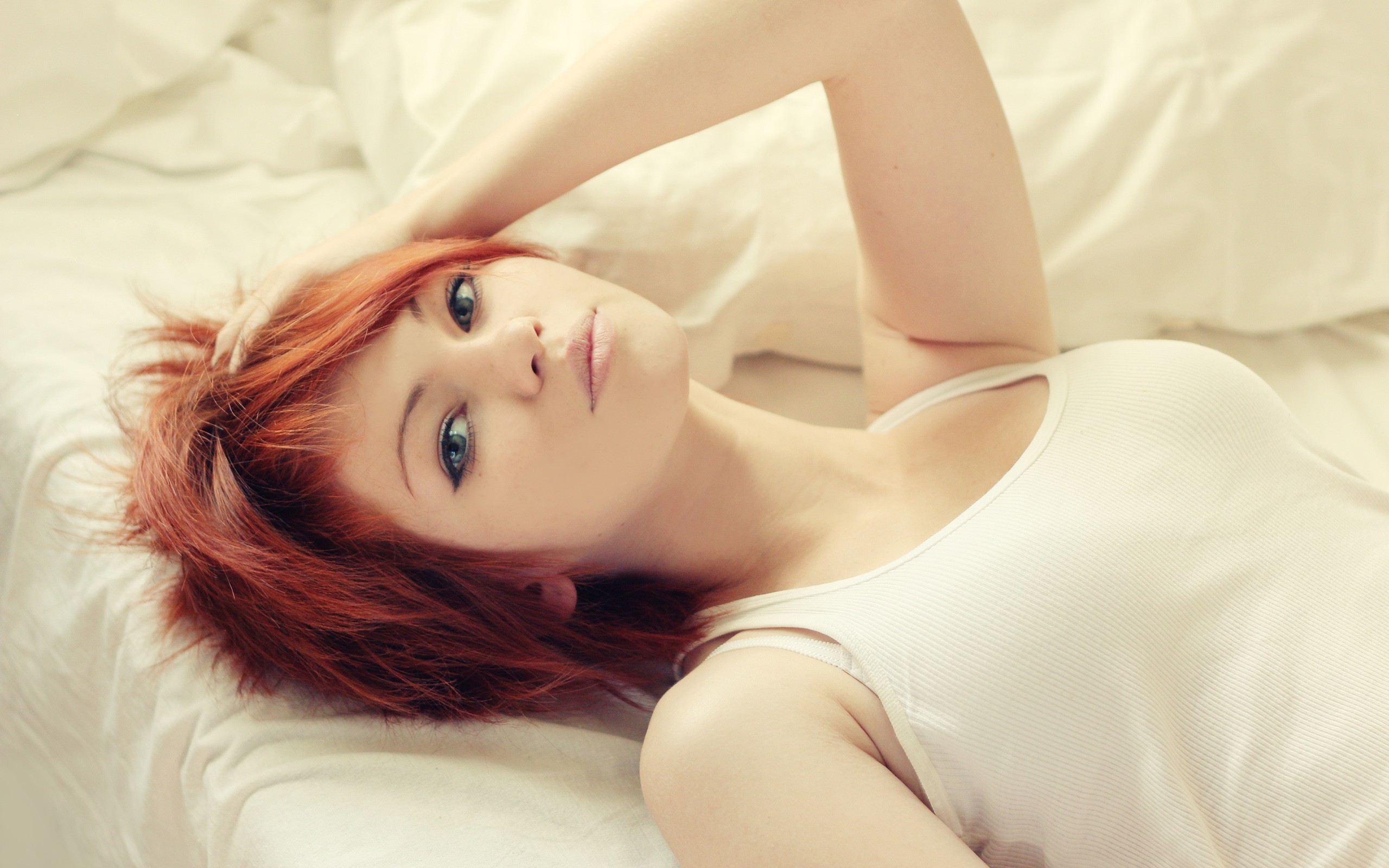 Red Haired Green Eyes Girl Hd Images