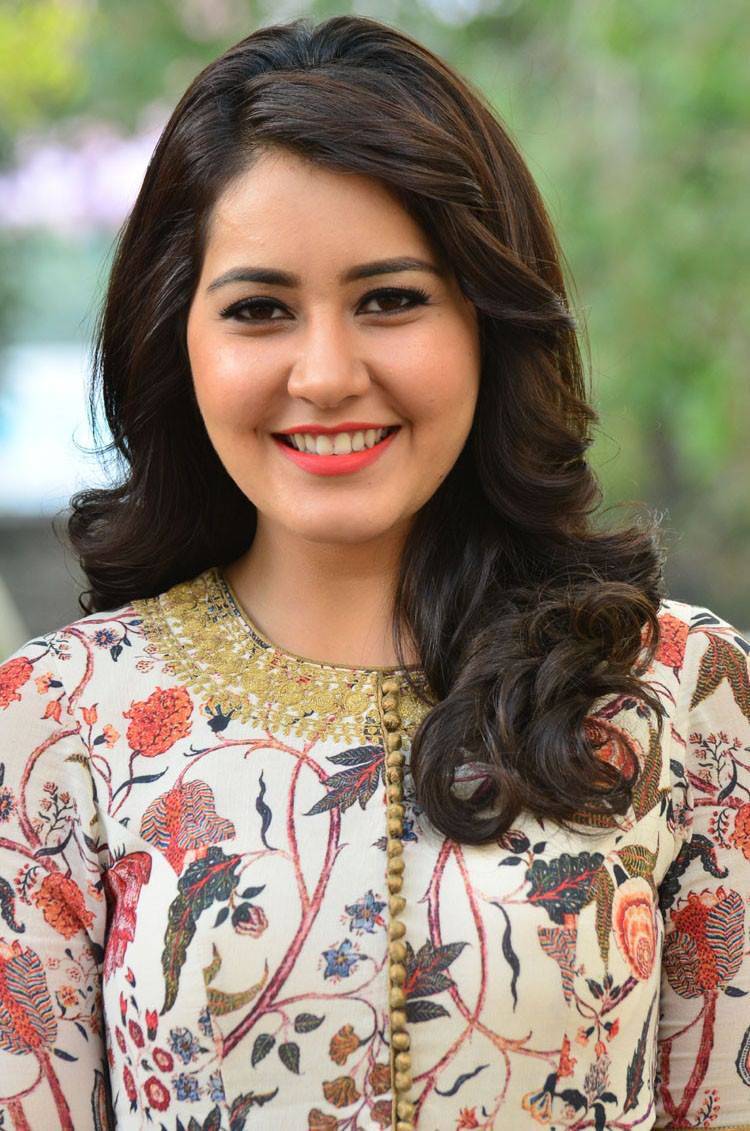 gorgeous rashi khanna smiling whats dp photos free download