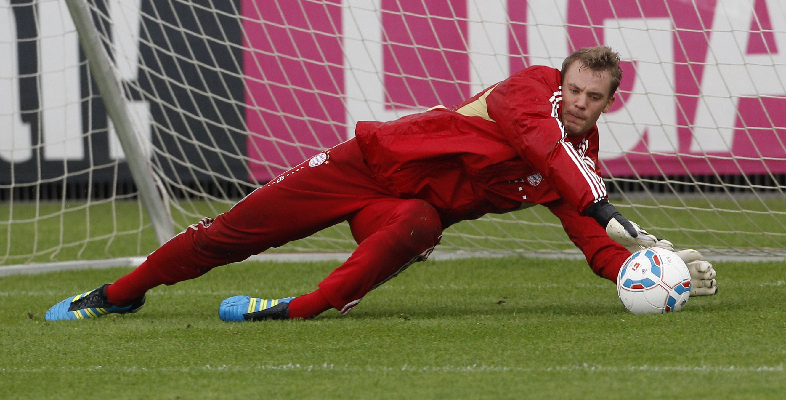 German Manuel Neuer Saving Goal Downlaod Wallpaper