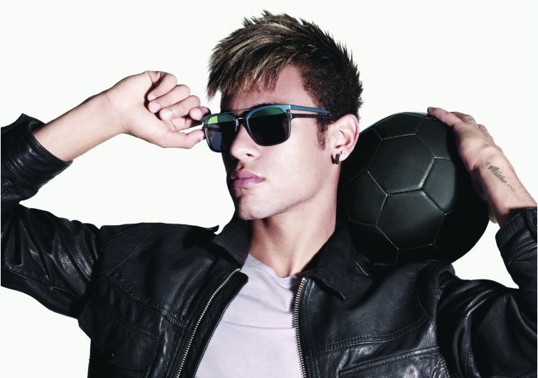 neymar beautiful amazing look football soccer player free hd mobile desktop bakground download wallpaper pictures