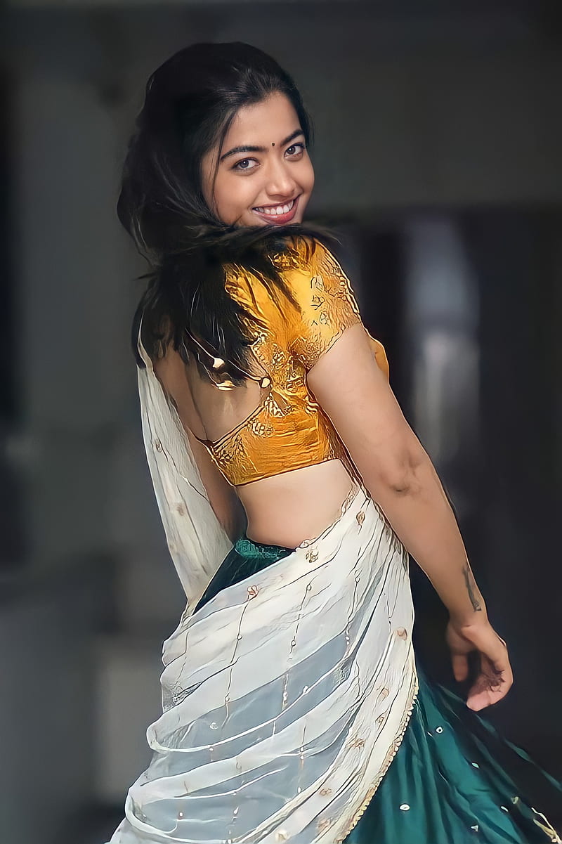 rashmika mandanna beautiful actress smiling pics images free download telugu actress