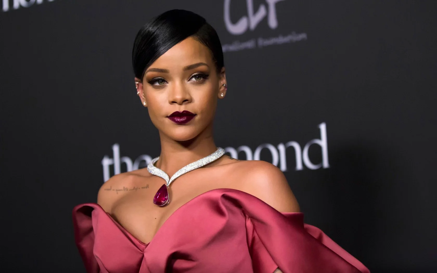 Rihanna Stunning Black Beauty Images 
