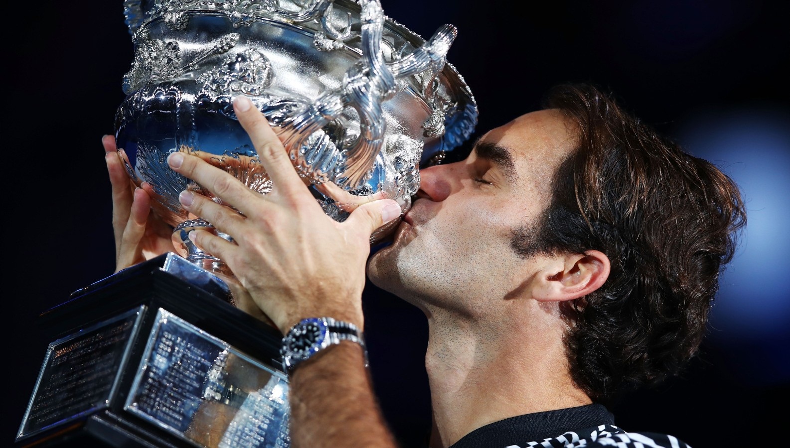 Cute Roger Federer Beautiful Cup With Kiss Still Desktop Mobile Background Free Hd