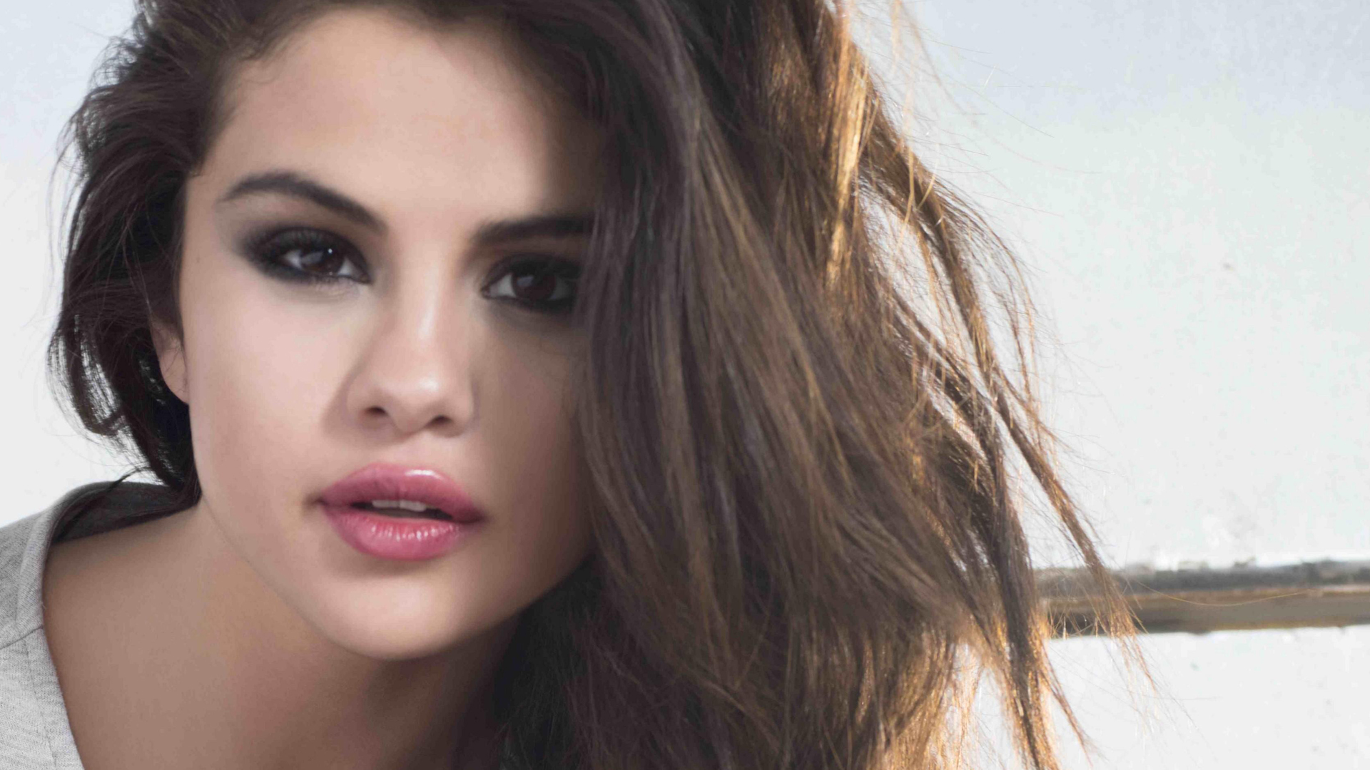 Hd Selena Gomez Wallpapers Download