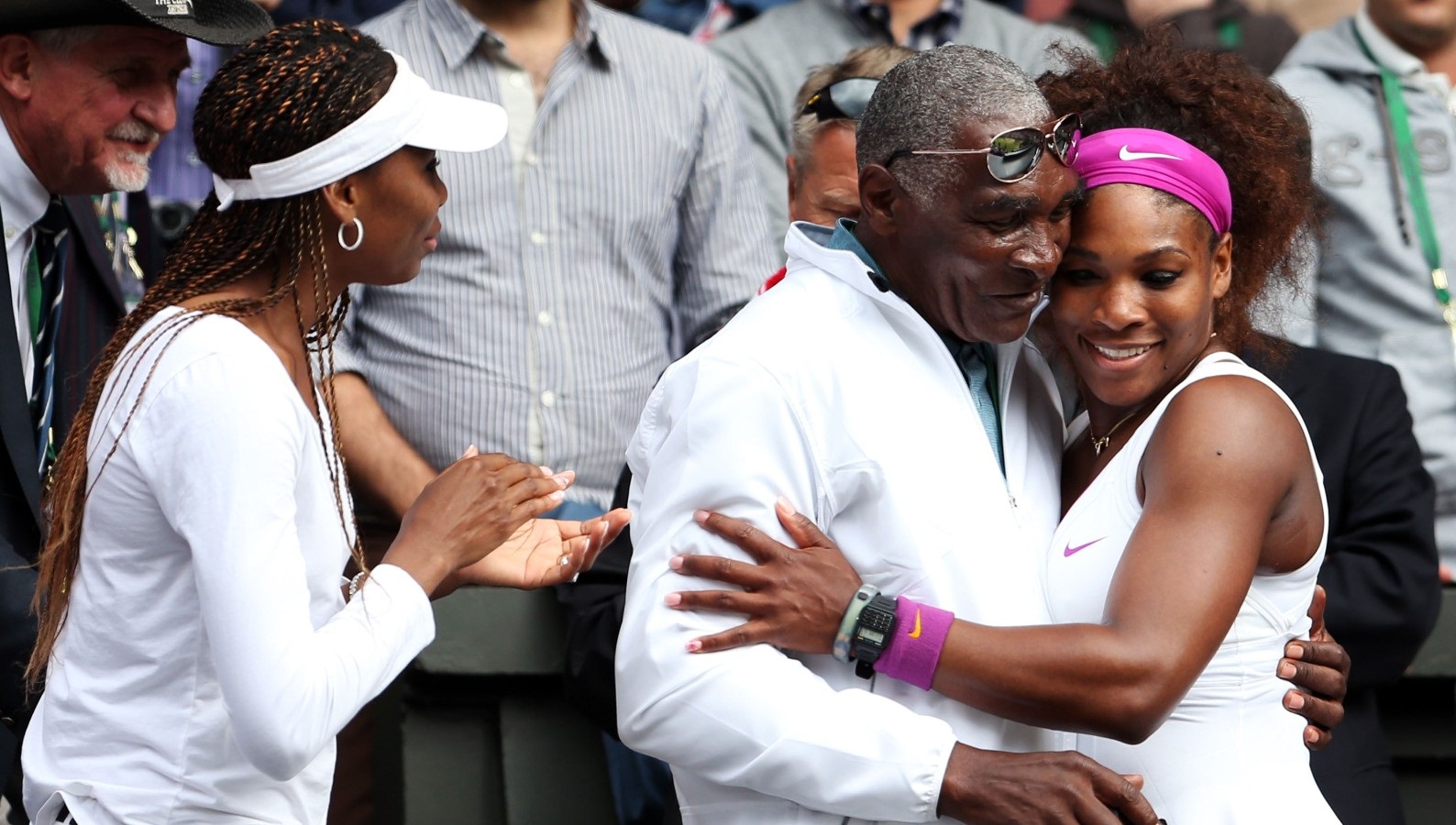 Serena Williams Hug With Dad In Stadium Free Hd Mobile Desktop Pictures