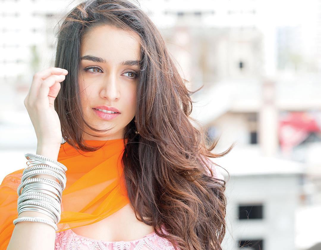 Amazing Shraddha Kapoor Beautiful Face Mobile Background Download Hd Free Wallpaper