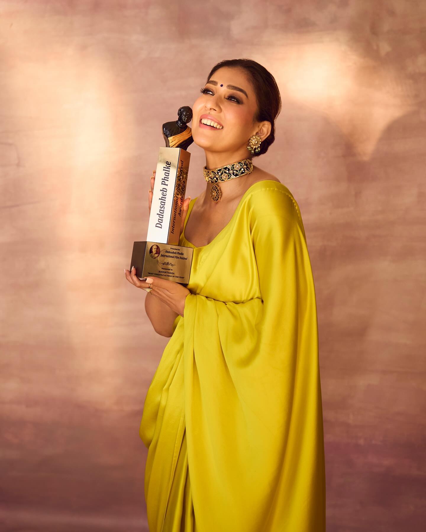 nayanthara latest dadasaheb phalke award most versatile actress saree 
