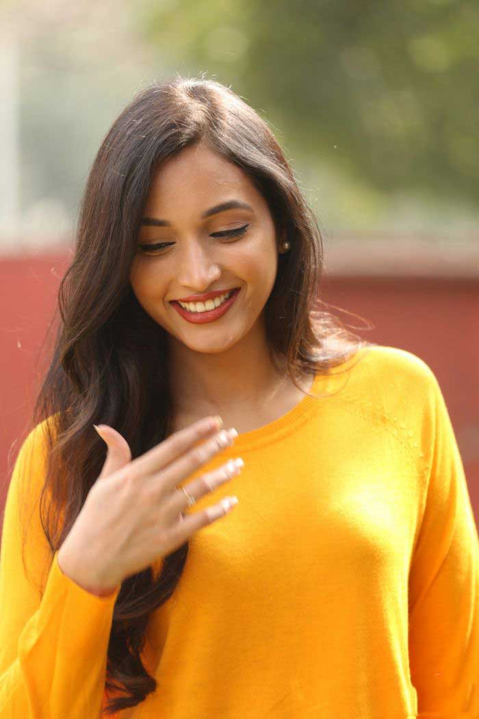 srinidhi shetty smiling look recent pictures images free download