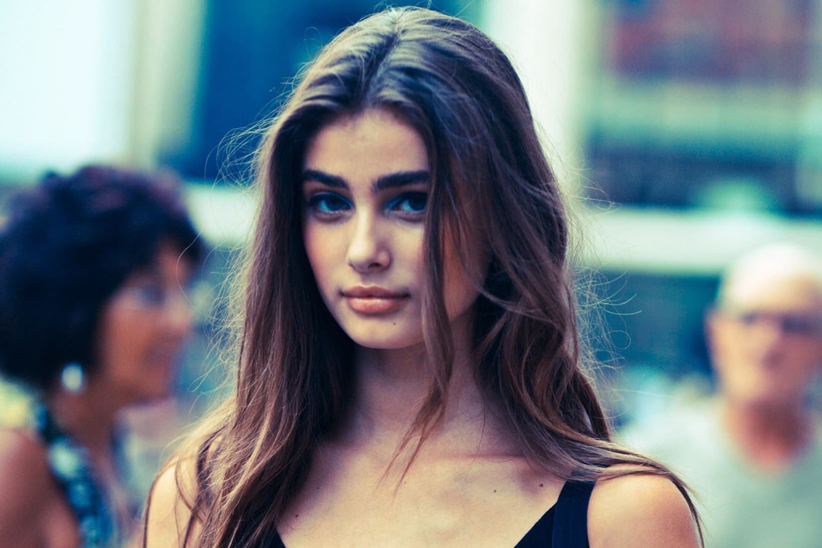 Free Desktop Hd Stunning Taylor Hill Picture