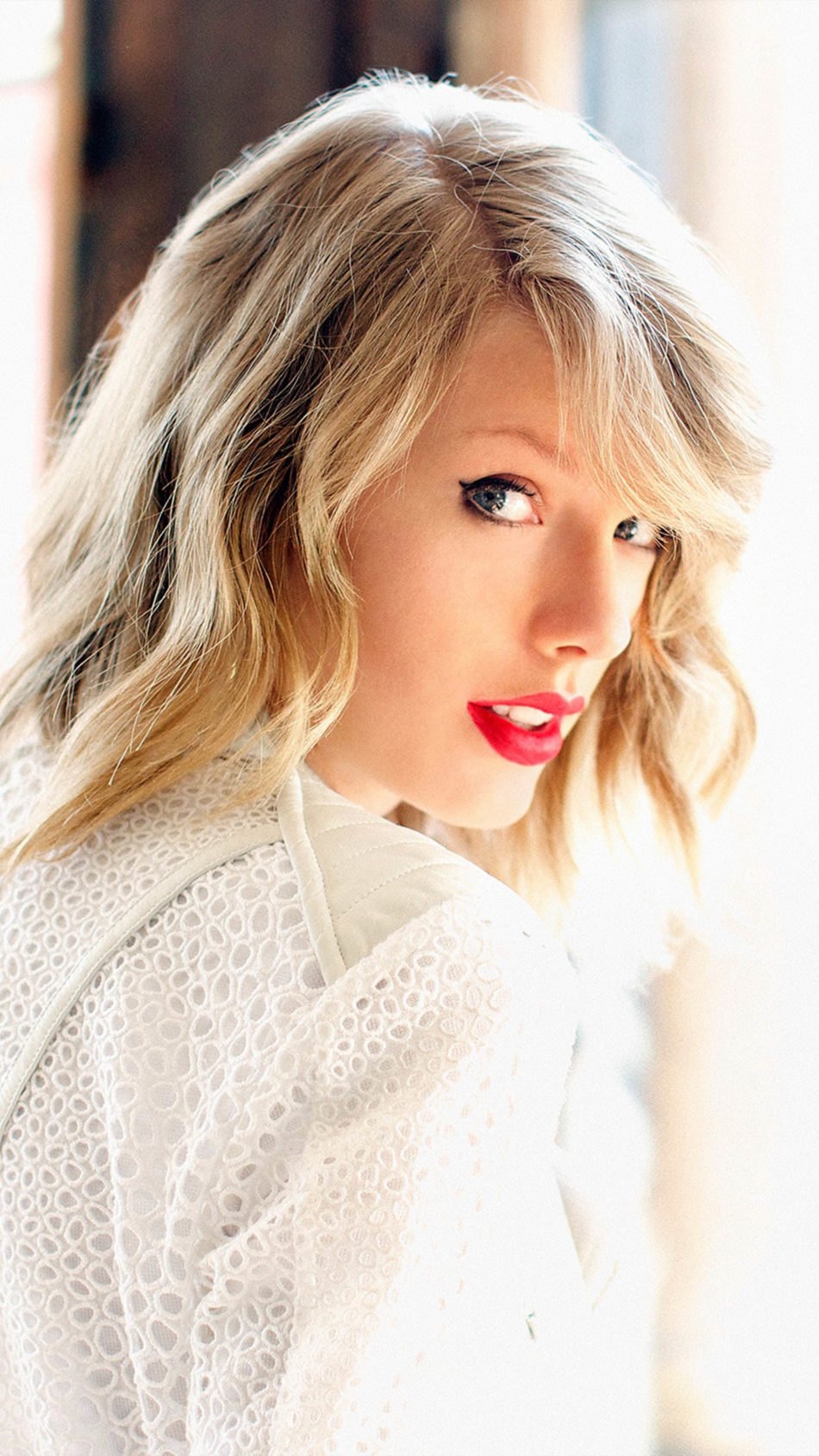 taylor swift red lips photo download