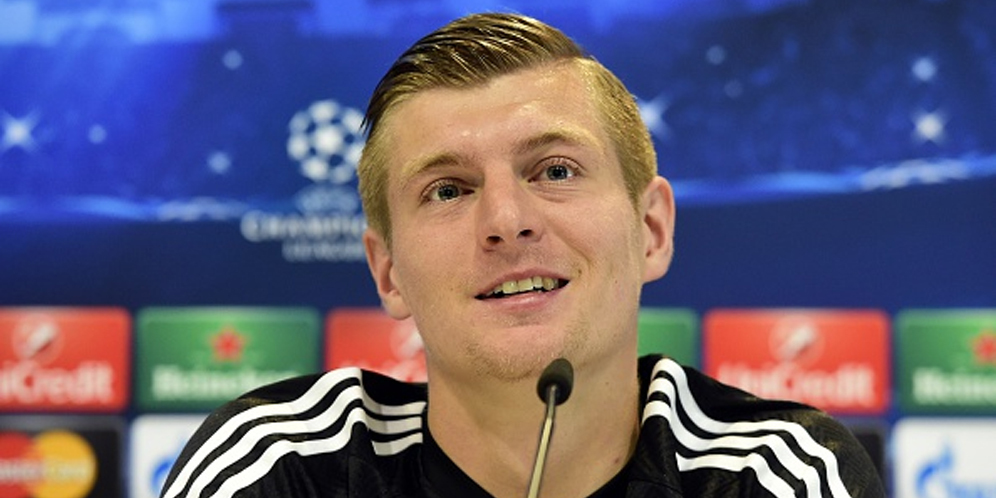 Toni Kroos Football Soccer Player Free Hd Speach Mobile Desktop Background Download Pictures